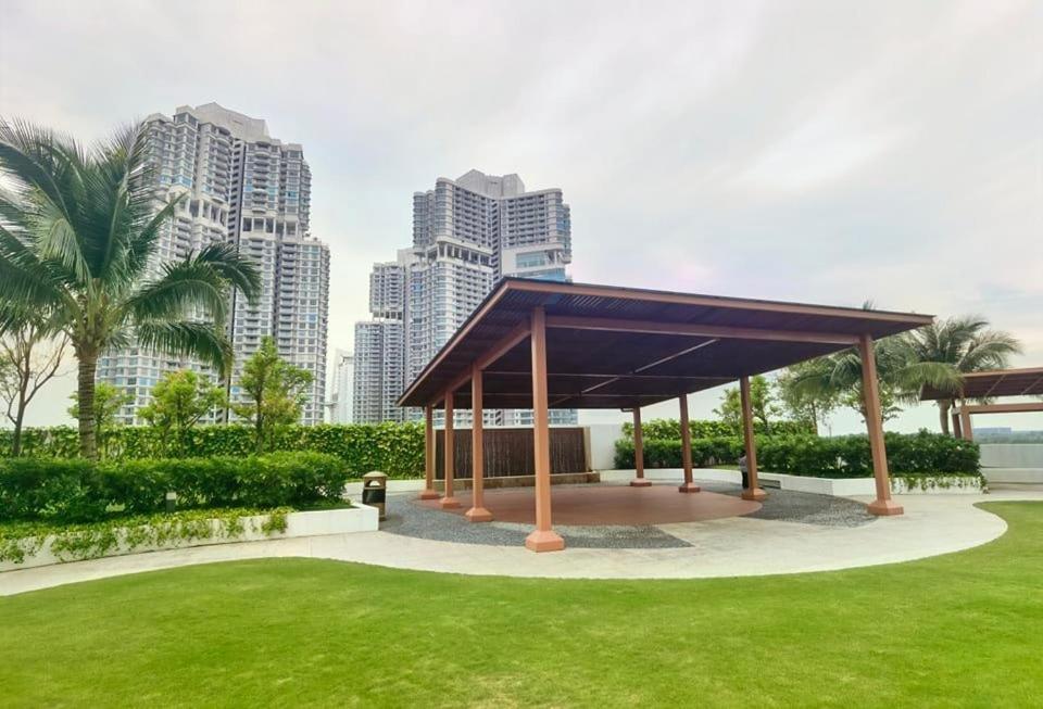 C1113 Almas Suites Galaxy Space Netflix By Stay Nusajaya  Exterior photo
